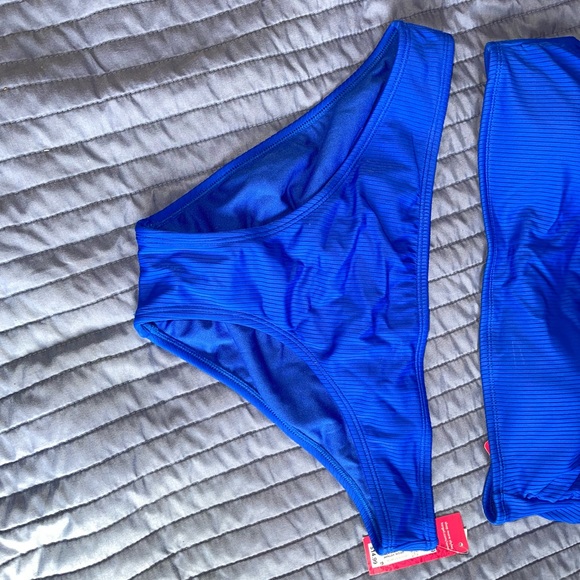 Blue swimsuit! - Picture 4 of 6